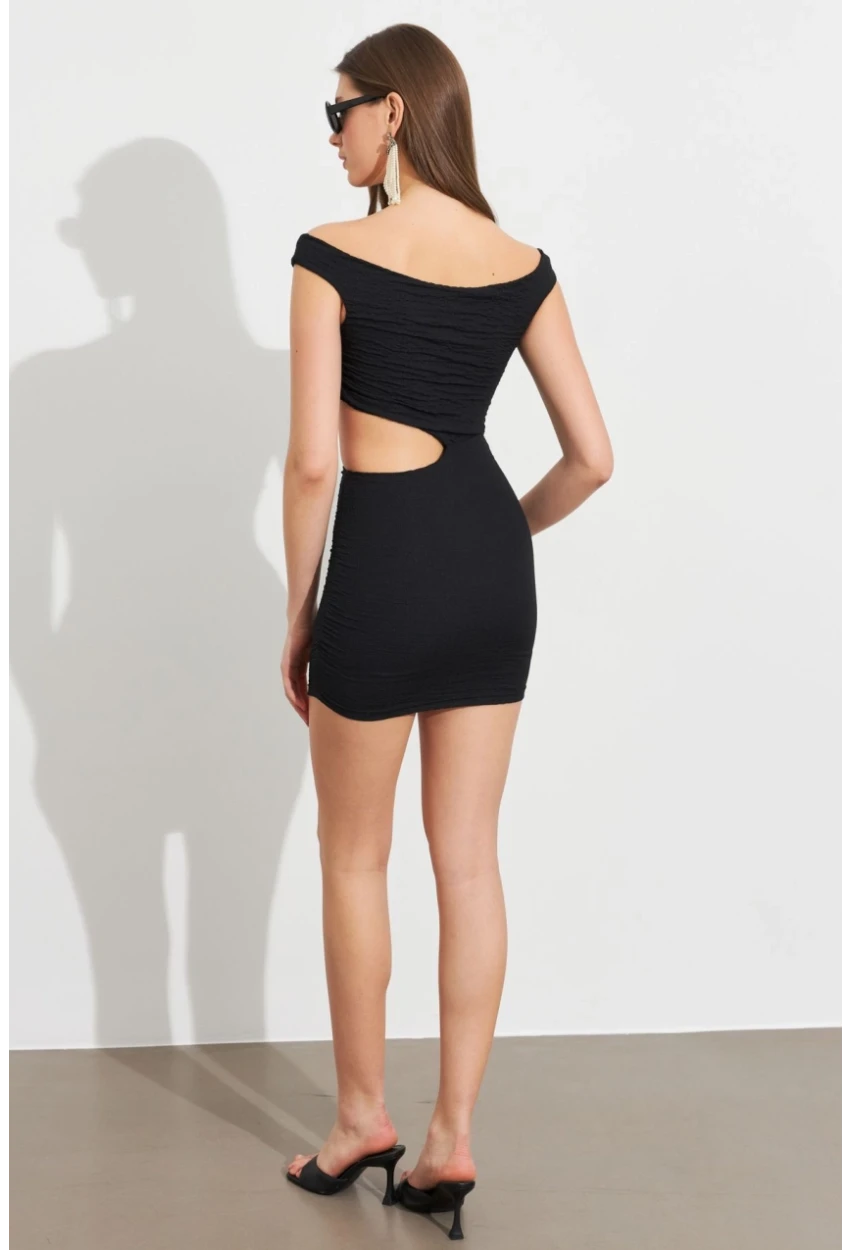 Kadın Siyah Bel Dekolteli Astarlı Mini Elbise ZH319