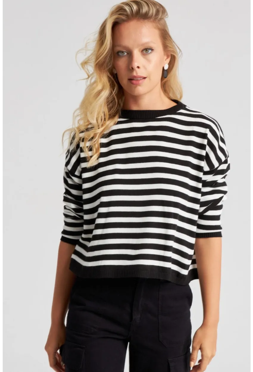 Kadın Siyah-Beyaz Çizgili Triko İnce Kazak YV211