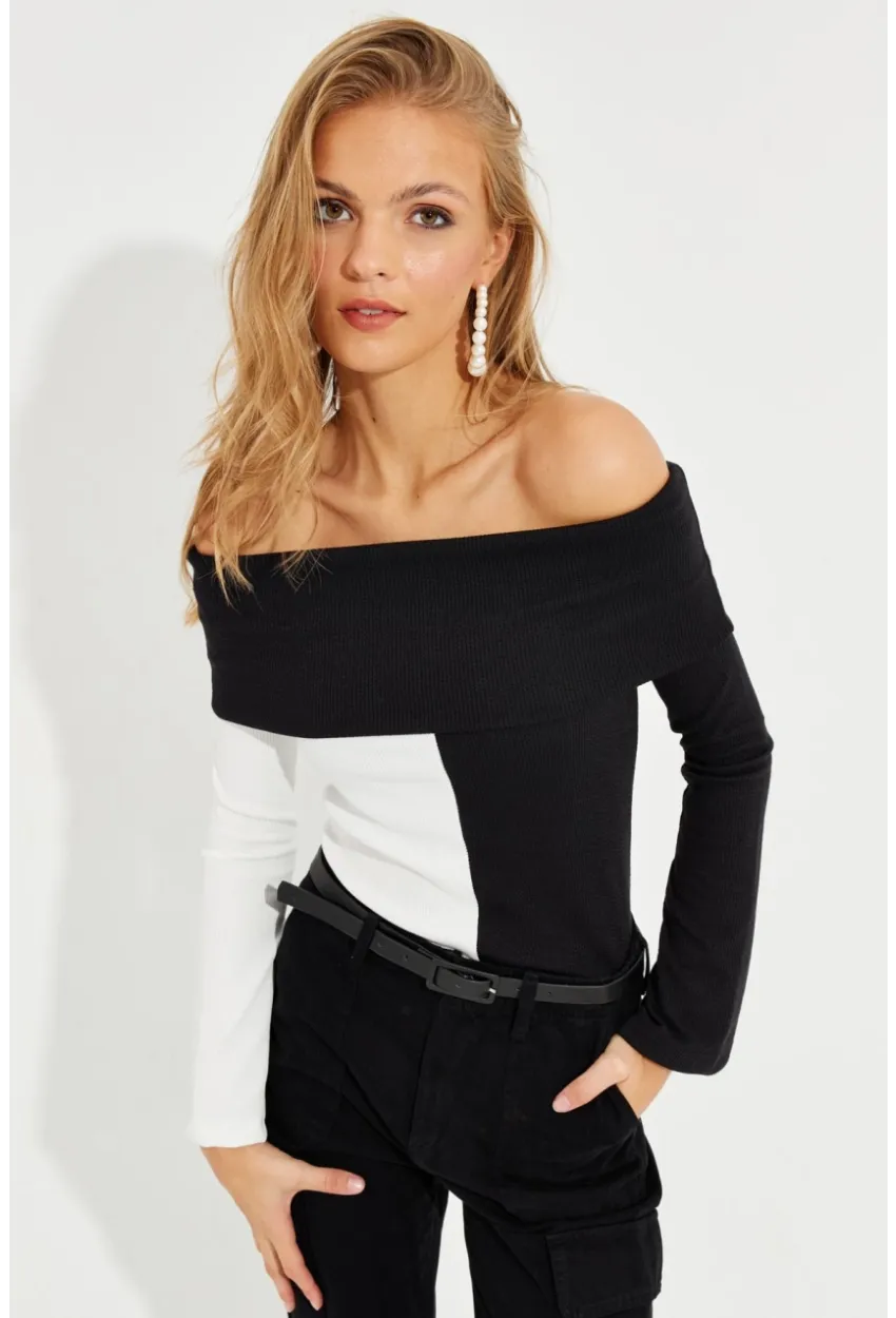 Kadın Siyah-Beyaz Madonna Yaka Bloklu Kaşkorse Bluz EY2585