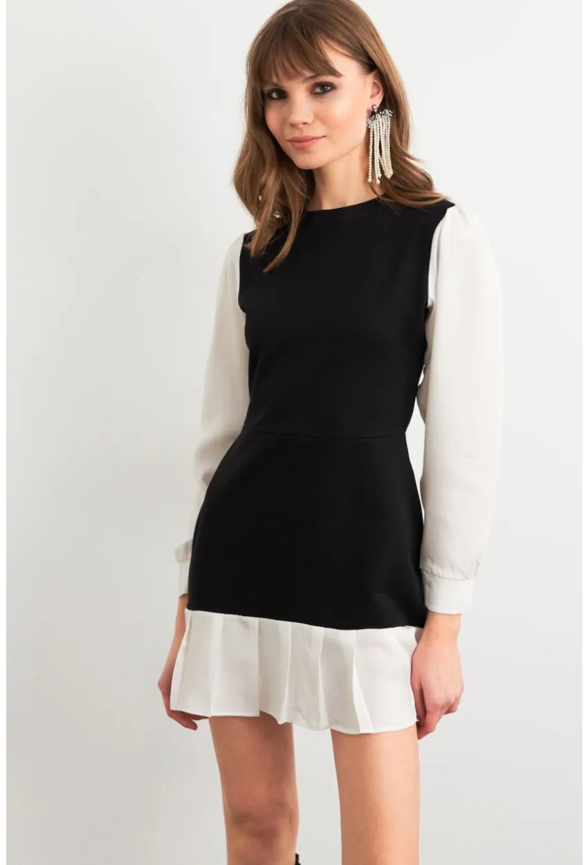Kadın Siyah-Beyaz Renk Bloklu Mini Elbise HOR0052