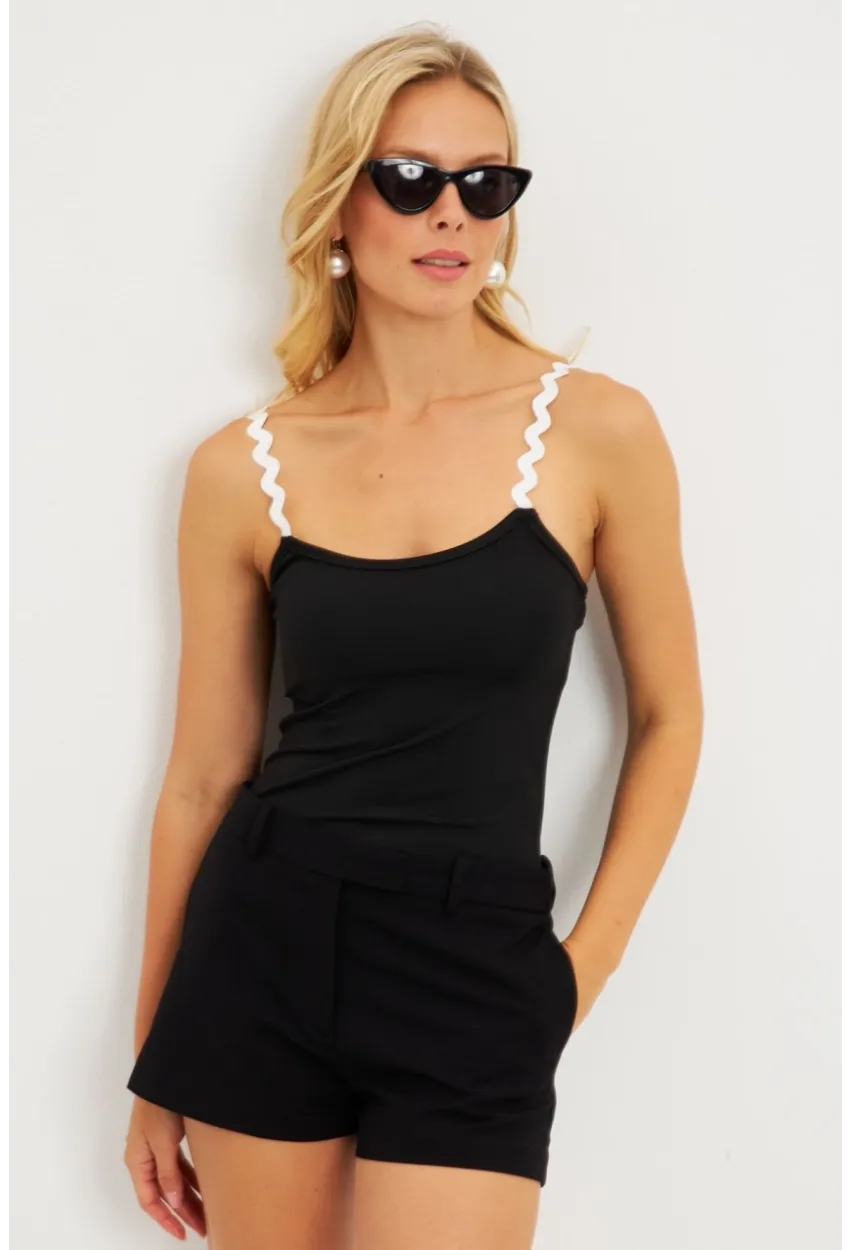 Kadın Siyah Biye Askılı Bluz EY2791