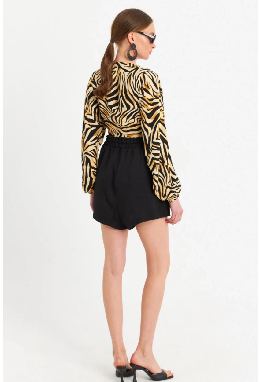 Kadın Siyah Cepli Şort ROP103