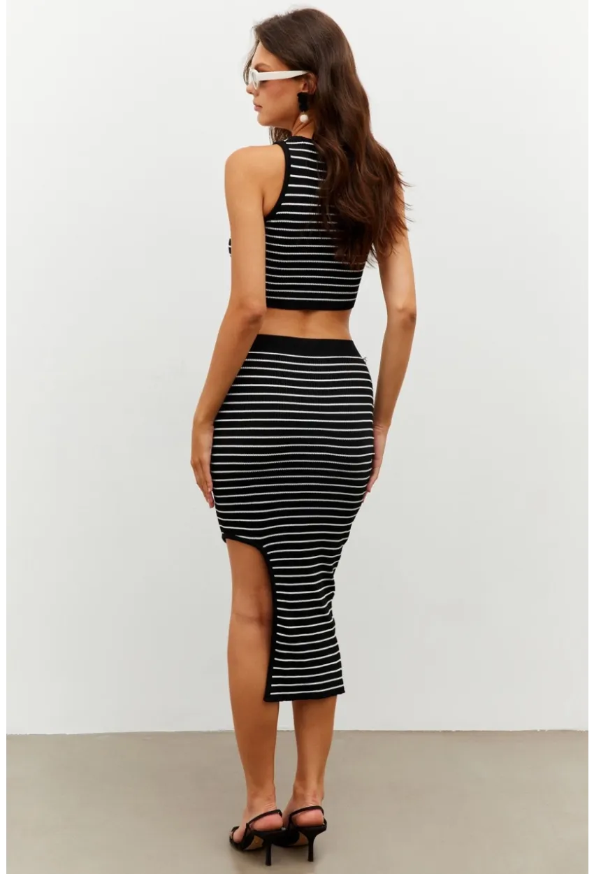 Kadın Siyah Çizgili Yırtmaçlı Alt Üst Takım KZ2468