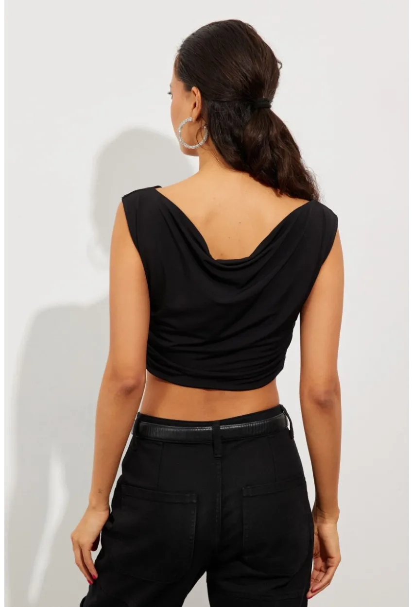 Kadın Siyah Degaje Yaka Yanları Büzgülü Crop Bluz B2494
