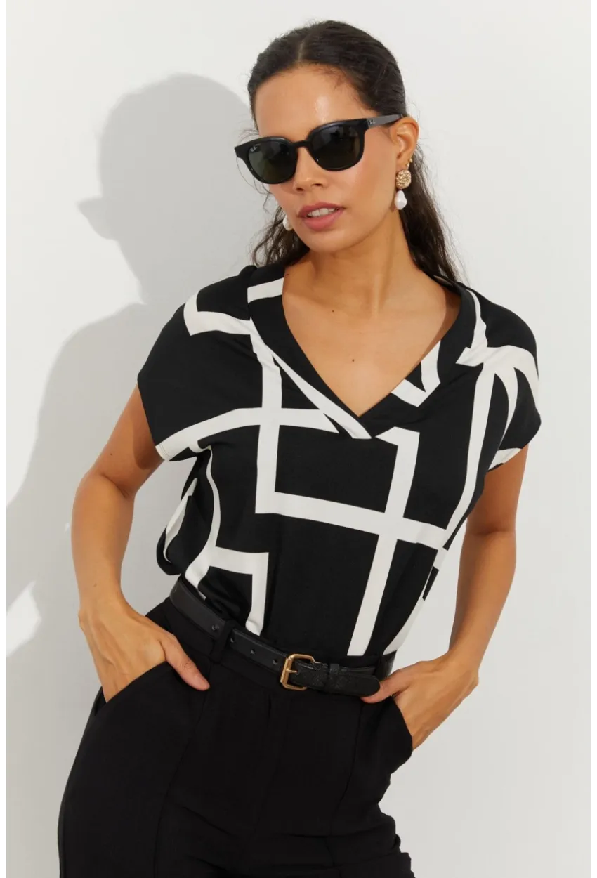 Kadın Siyah Desenli V Yaka Bluz LPP1217