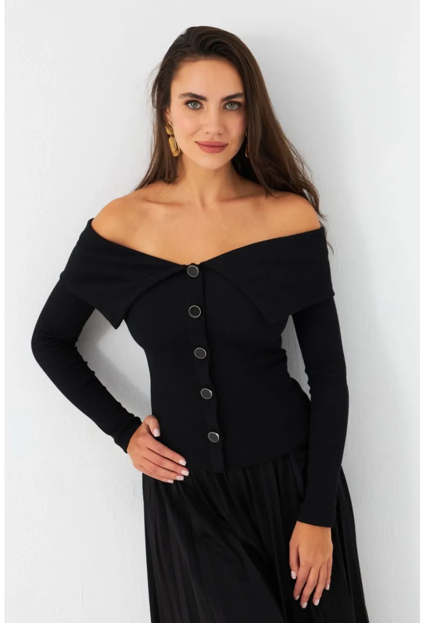 Kadın Siyah Düğme Detaylı Kaşkorse Bluz EY2985