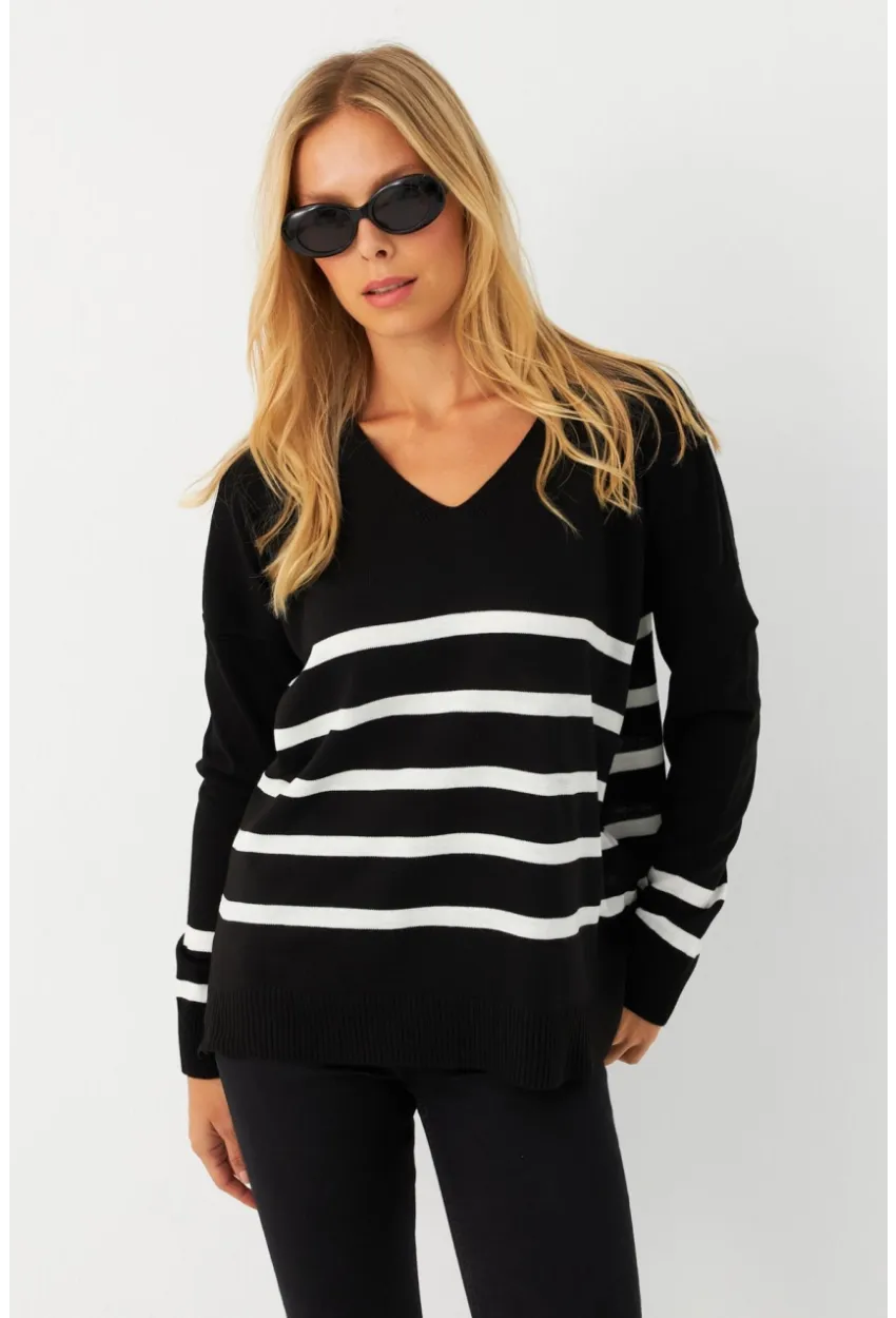 Kadın Siyah-Ekru V Yaka Çizgili Triko Kazak MYİL550