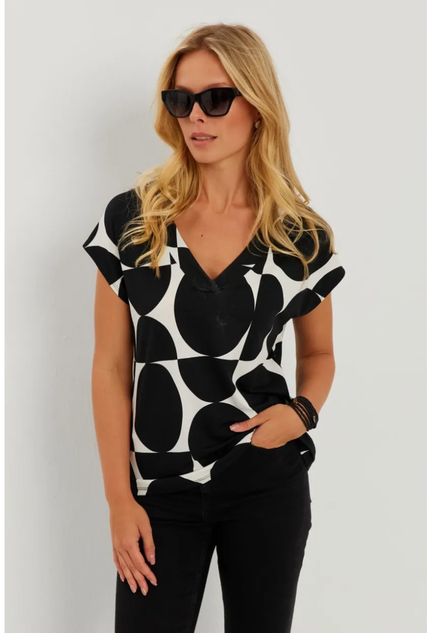 Kadın Siyah-Ekru V Yaka Desenli Bluz AYD293