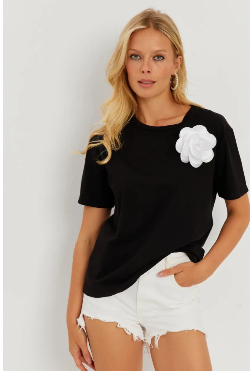 Kadın Siyah Gül Aksesuarlı T-Shirt SF12721