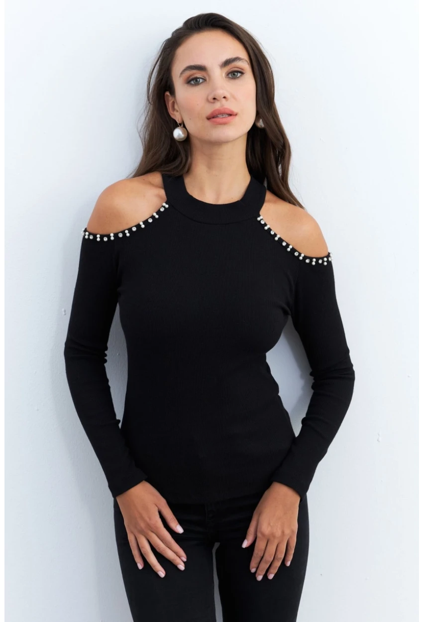 Kadın Siyah İnci Aksesuarlı Bluz RLO86