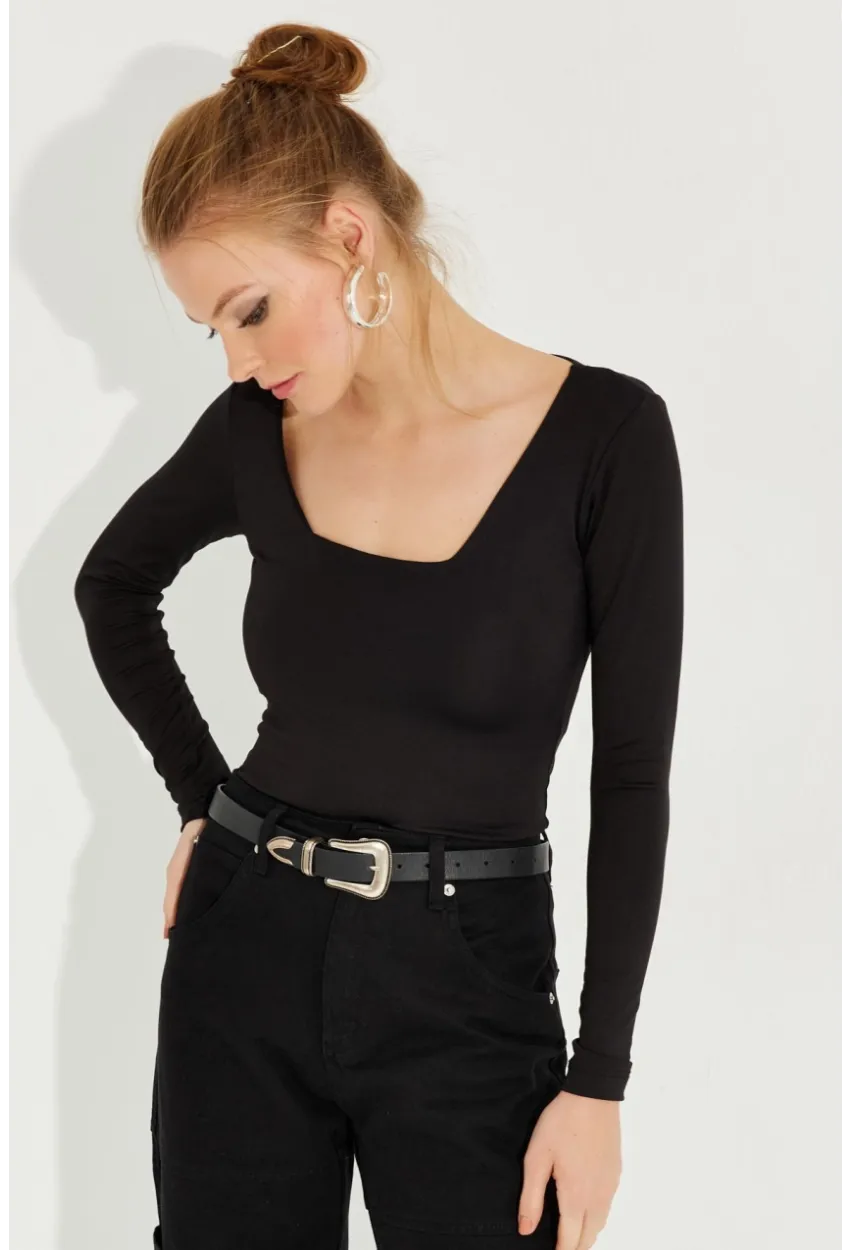 Kadın Siyah Kare Yaka Bluz EY2608