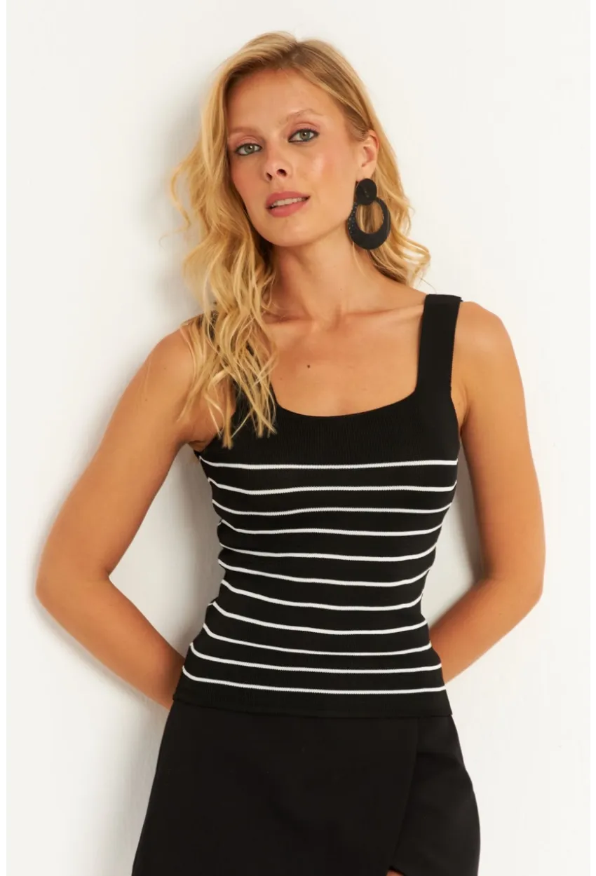 Kadın Siyah Kare Yaka Çizgili Triko Bluz KAZ15