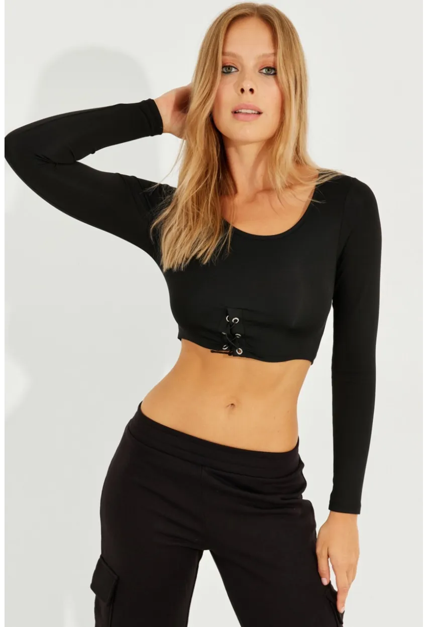 Kadın Siyah Kuşgözlü Crop Bluz CG299