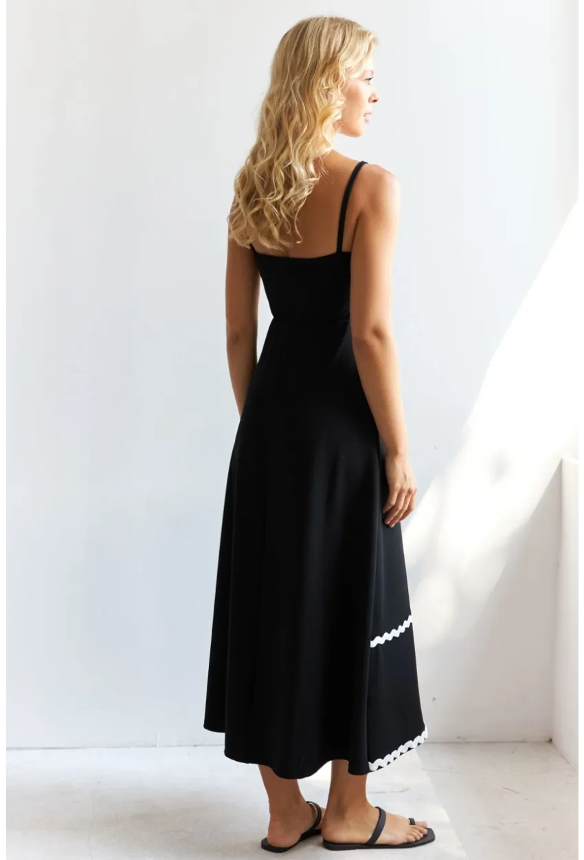 Kadın Siyah Nakış Detaylı Midi Elbise HOL2128