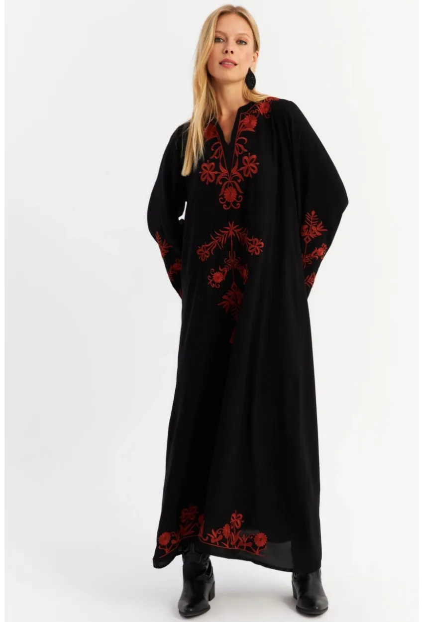 Kadın Siyah Nakışlı Maxi Elbise ALO14