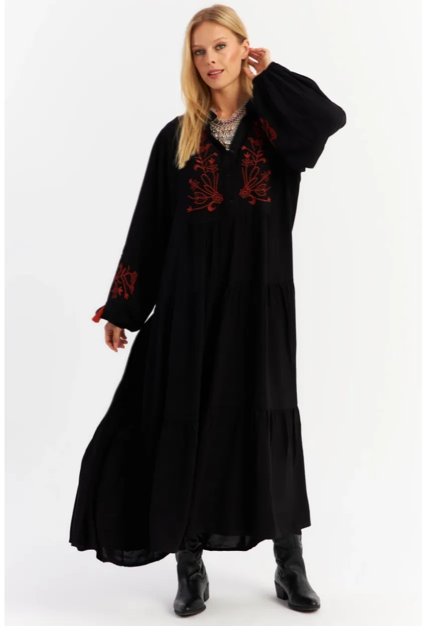 Kadın Siyah Nakışlı Volanlı Maxi Elbise MALO2