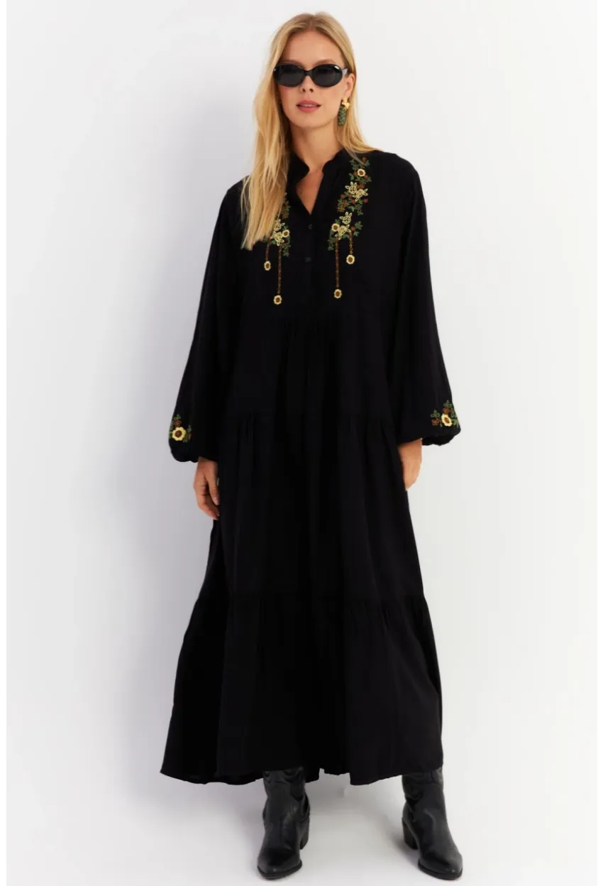 Kadın Siyah Nakışlı Volanlı Maxi Elbise MALO6