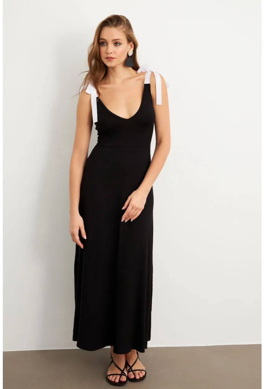 Kadın Siyah Omuz Fiyonklu V Yaka Midi Elbise EY3091