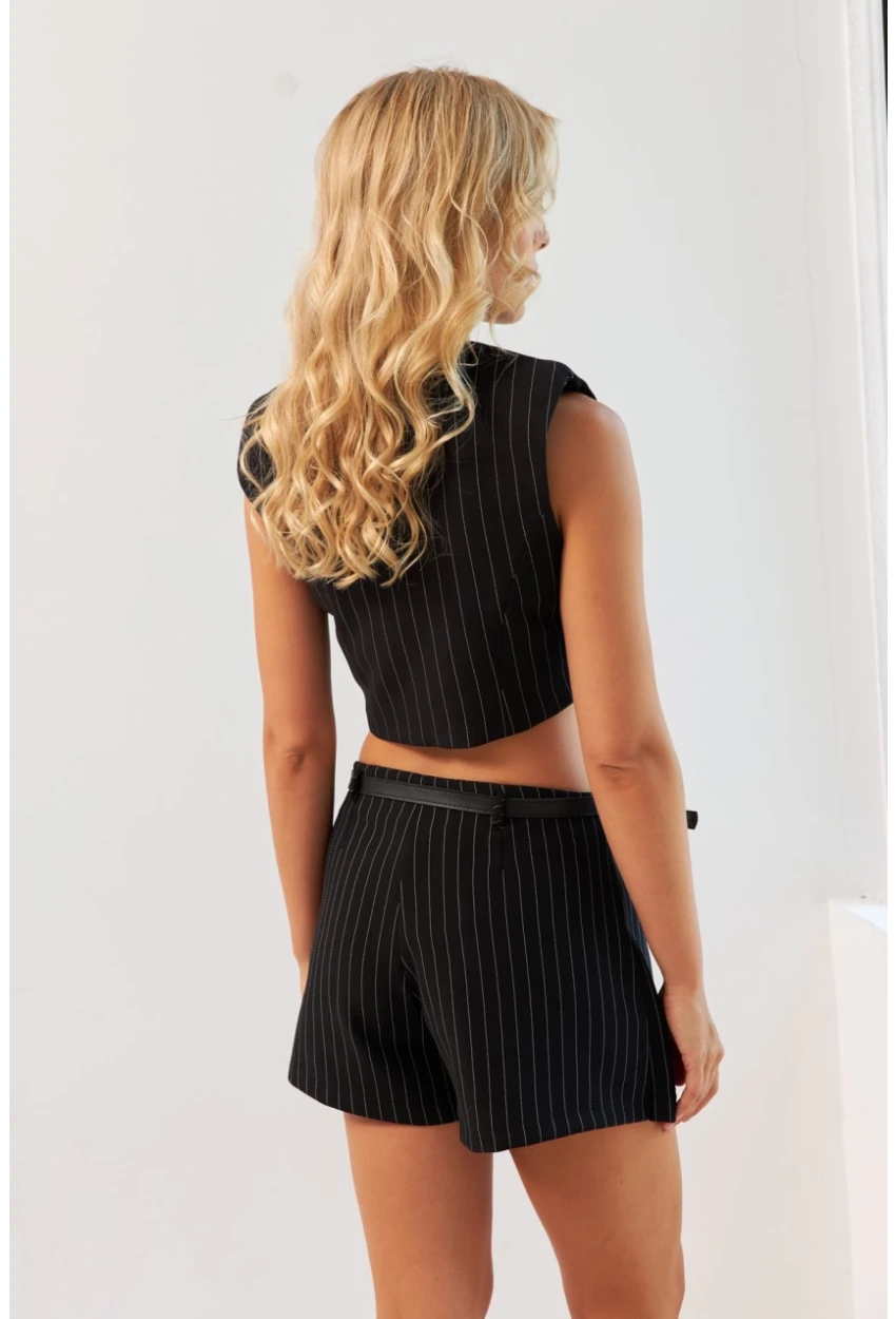 Kadın Siyah Omuzları Vatkalı Astarlı Yelek TW60205