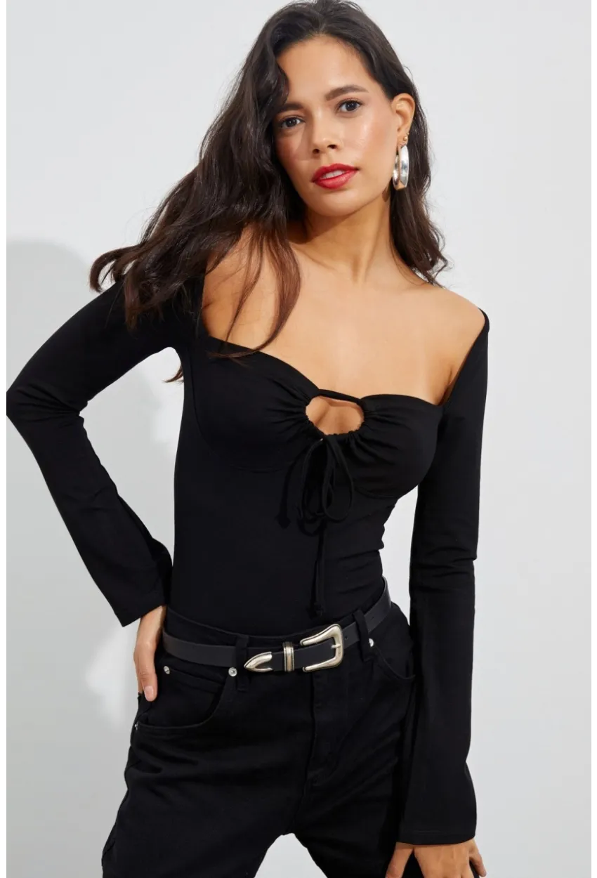 Kadın Siyah Önü Damla Kare Yaka Bluz B1925