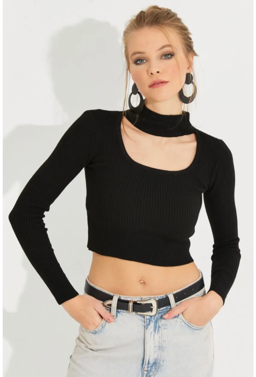 Kadın Siyah Pencereli Triko Crop Bluz EA230012