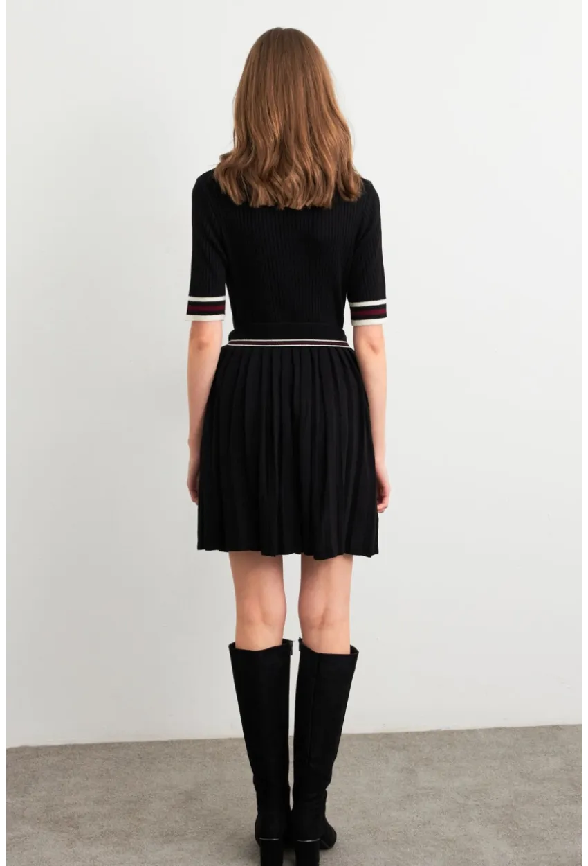 Kadın Siyah Polo Yaka Etekli Takım SF2558