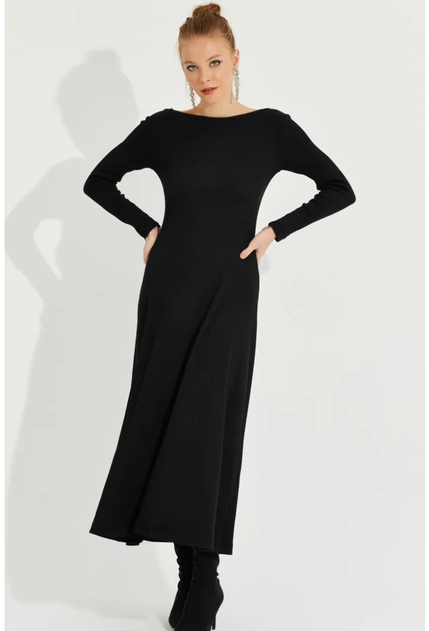 Kadın Siyah Sırt Detaylı Kaşkorse Midi Elbise EY2603