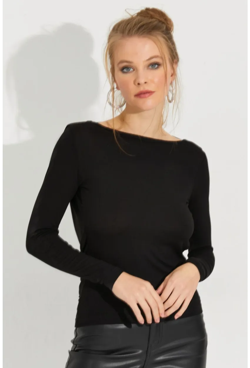 Kadın Siyah Sırtı Açık Bluz EY2594