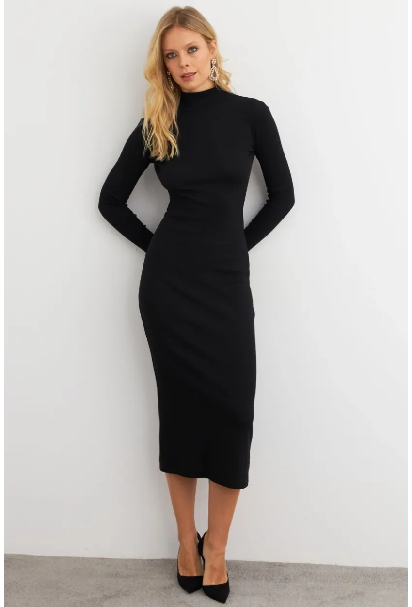 Kadın Siyah Sırtı Dekolteli Boğazlı Midi Elbise EY3012