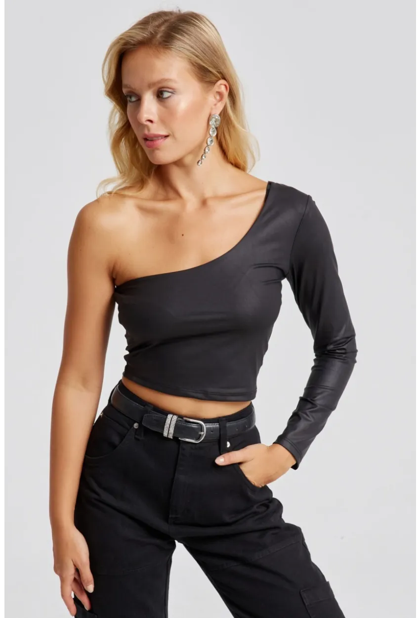 Kadın Siyah Tek Omuz Suni Deri Crop Bluz CY442