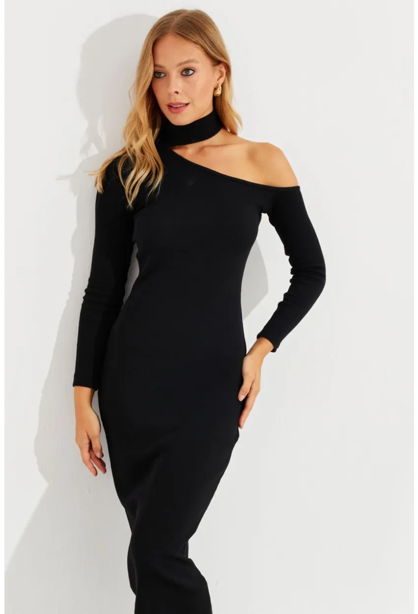 Kadın Siyah Tek Omuzu Açık Midi Elbise EY2562