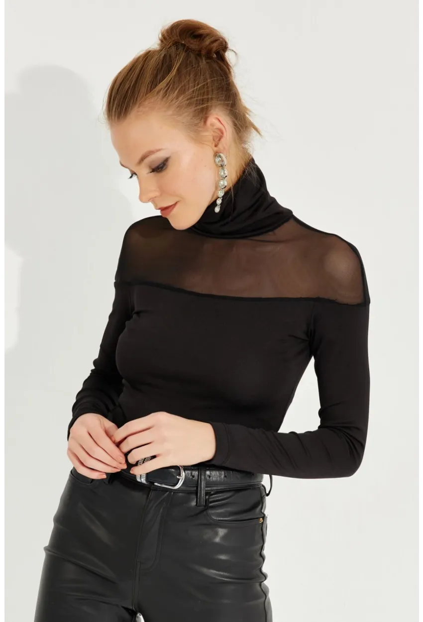 Kadın Siyah Tül Detaylı Balıkçı Bluz EY2607