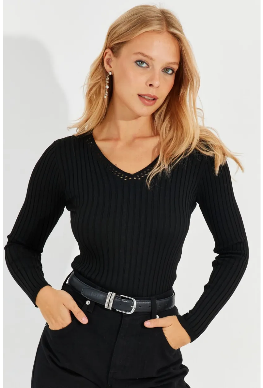 Kadın Siyah V Yaka Fitilli Triko Bluz SMT216
