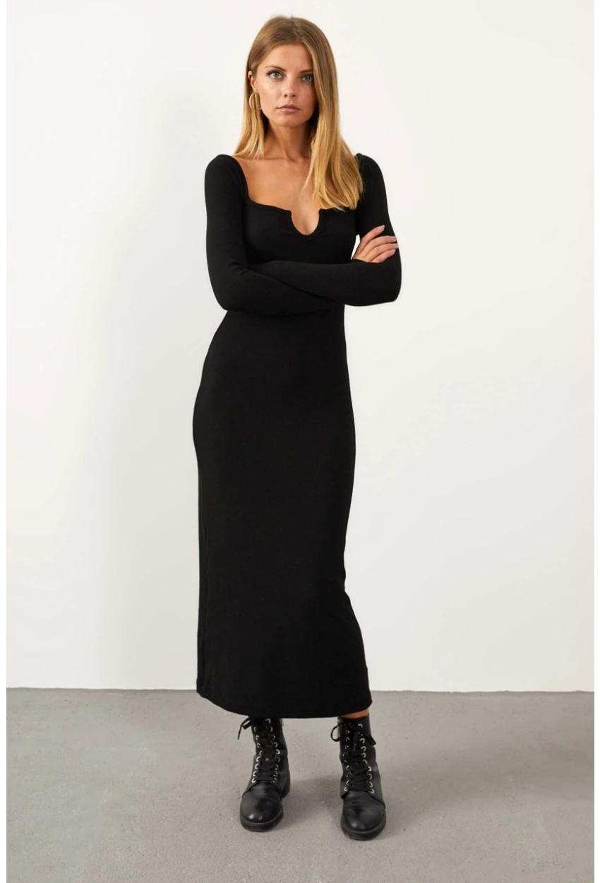 Kadın Siyah V Yaka Maxi Kaşkorse Elbise EY1086