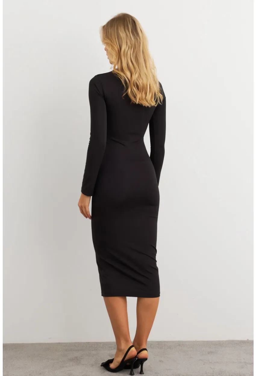 Kadın Siyah Yaka Aksesuarlı Midi Elbise KED7041
