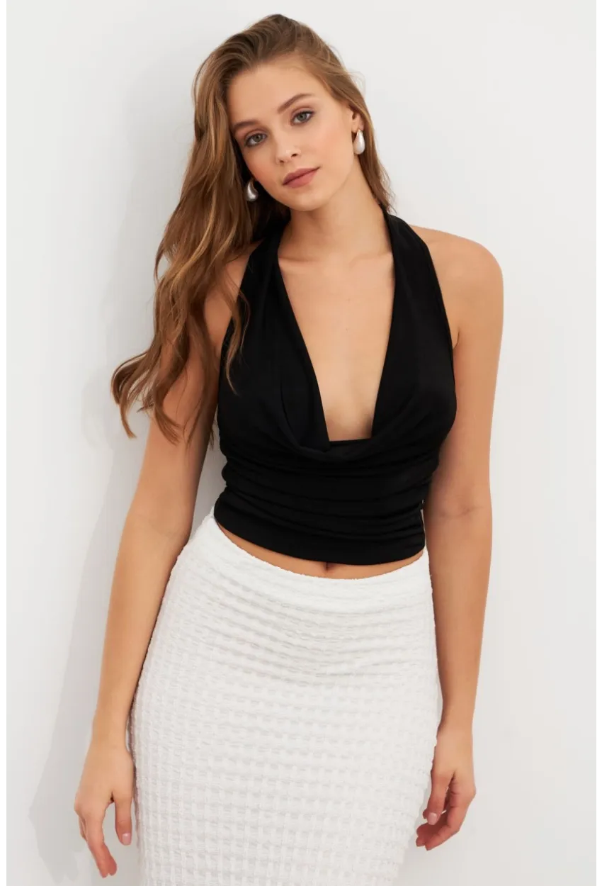 Kadın Siyah Zincir Aksesuarlı Degaje Yaka Bluz MTK13443