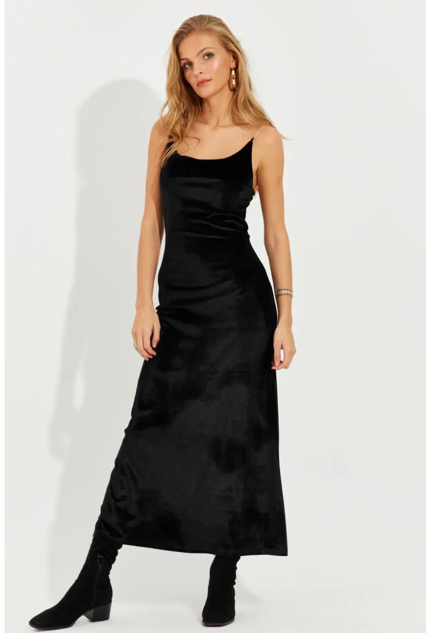 Kadın Siyah Zincir Askılı Kadife Midi Elbise B2851