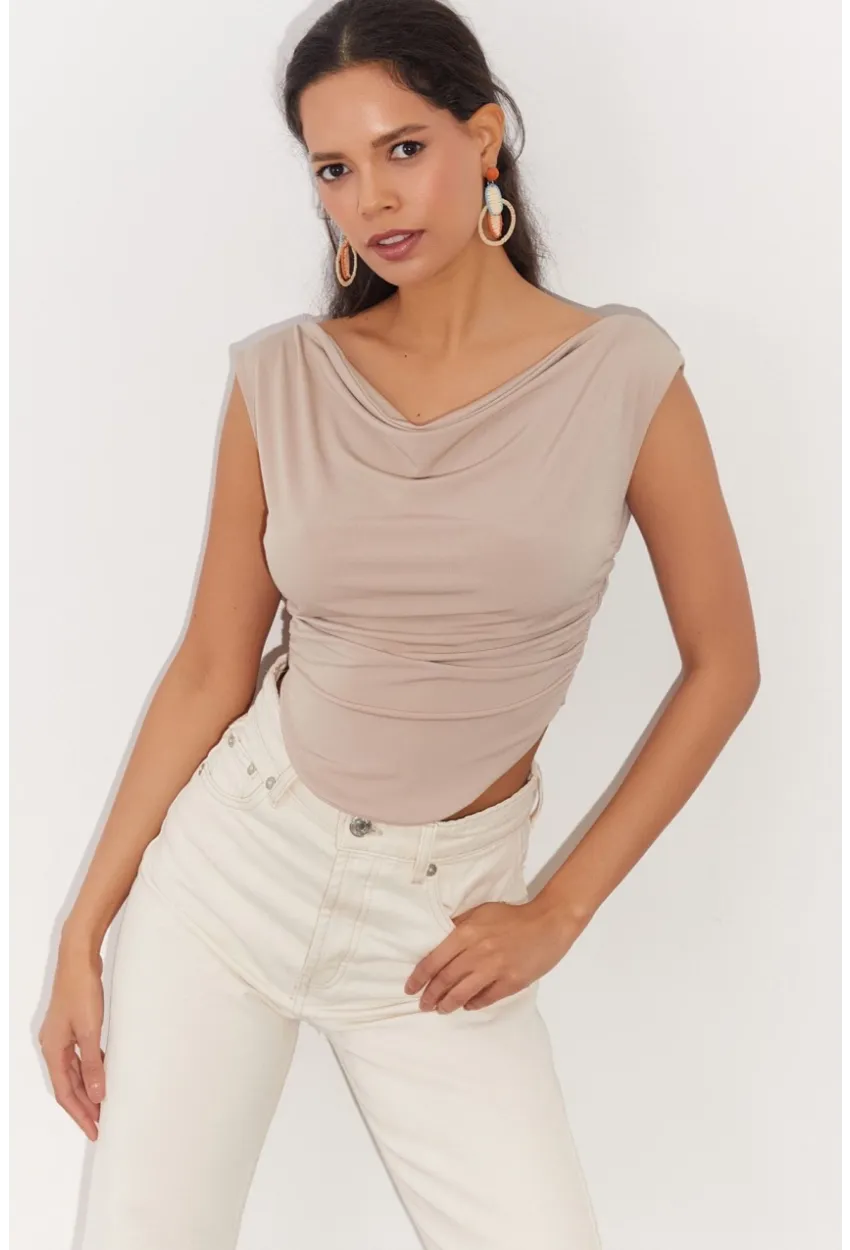 Kadın Vanilya Degaje Yaka Yanları Büzgülü Crop Bluz B2494
