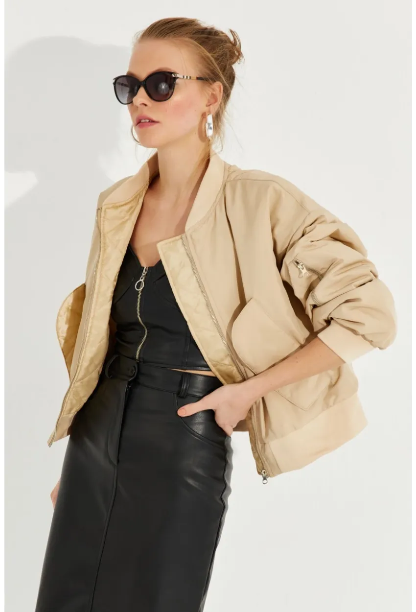 Kadın Vanilya Fermuarlı Bomber Mont QRS8367