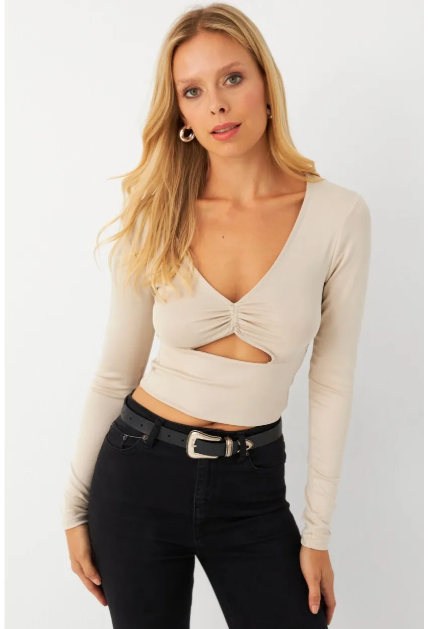 Kadın Vanilya Önü Pencereli Crop Bluz AYD393