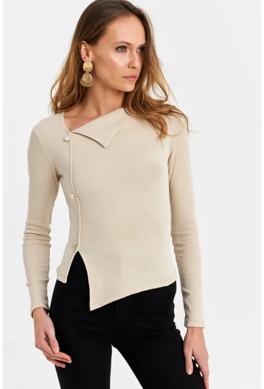 DÜĞME AKSESUARLI ÇAPRAZ YAKA BLUZ