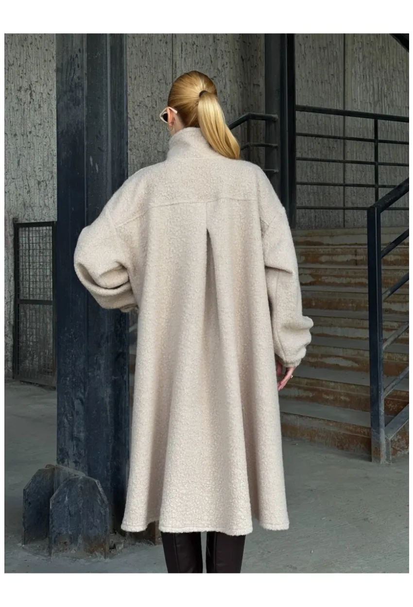 Geniş Çift Cepli Kalın Buklet Kumaş Mevsimlik Mont Bej