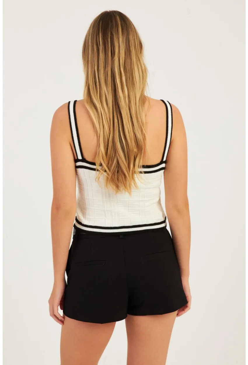 Kadın Beyaz Düğme Detaylı Triko Crop Bluz MSS134