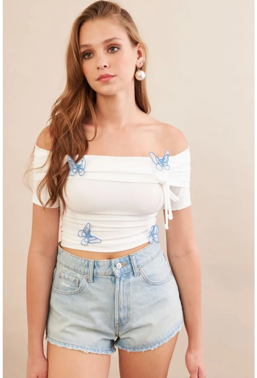 Kadın Beyaz Madonna Yaka Kelebek Detaylı Bluz FLU7268