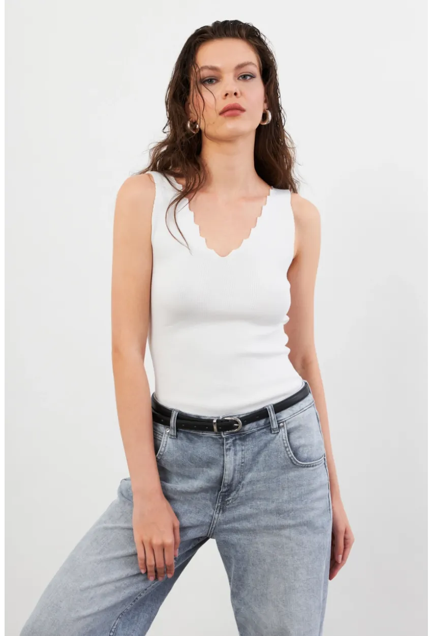 Kadın Beyaz Merdiven Yaka Triko Bluz YV83