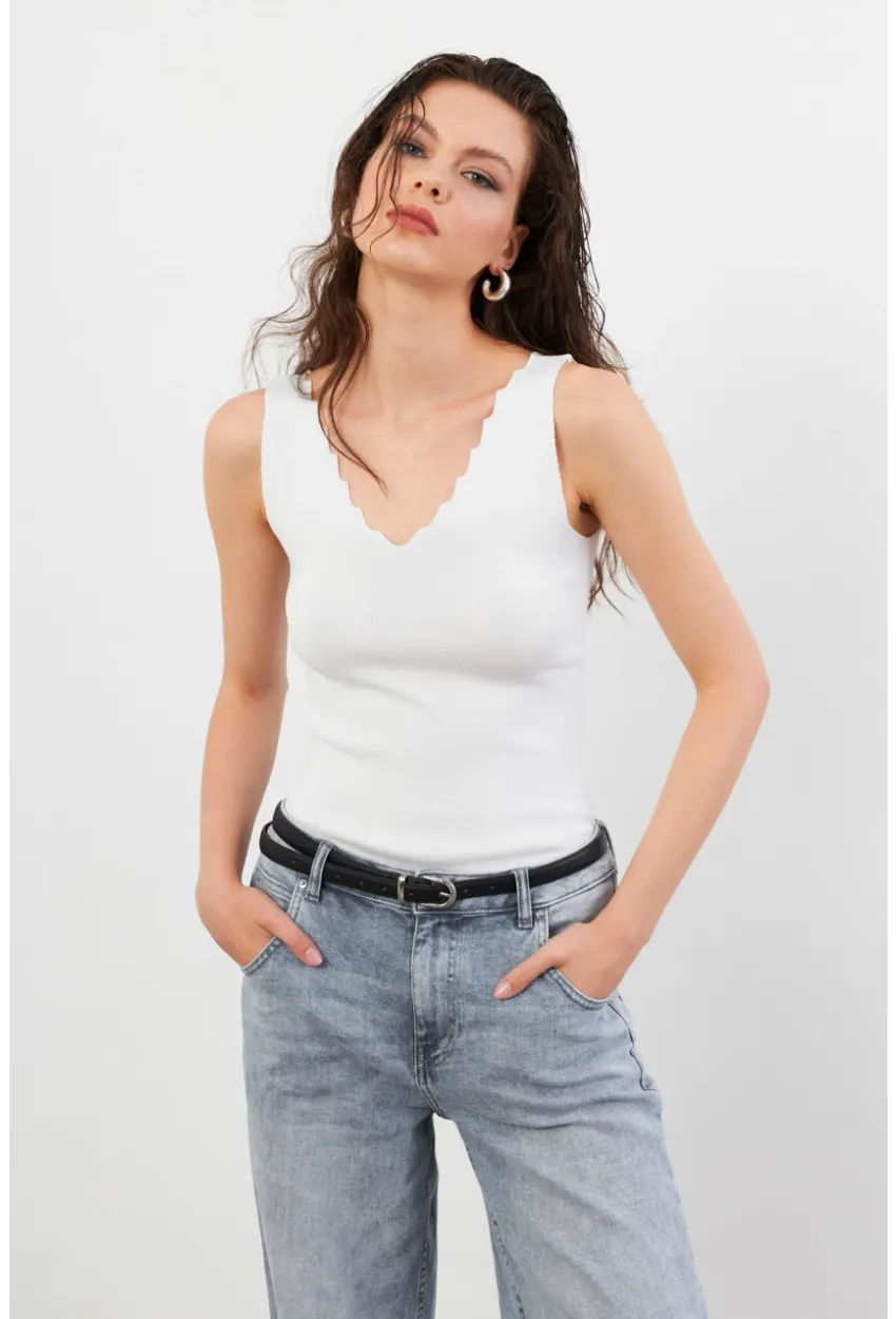 Kadın Beyaz Merdiven Yaka Triko Bluz YV83