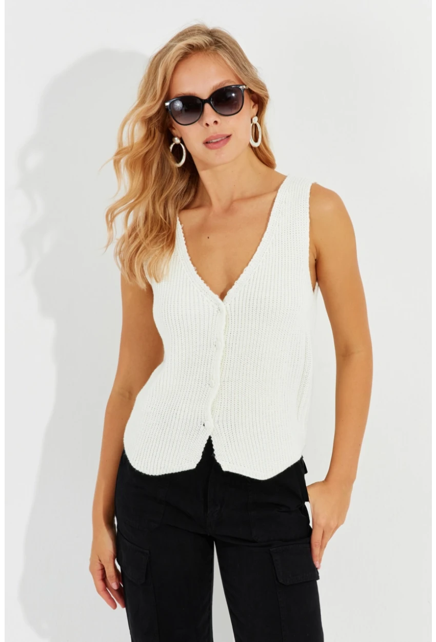 Kadın Beyaz Triko Düğmeli Yelek YV205-90
