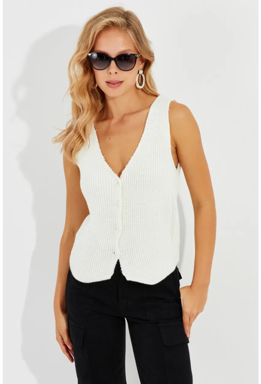 Kadın Beyaz Triko Düğmeli Yelek YV205-90