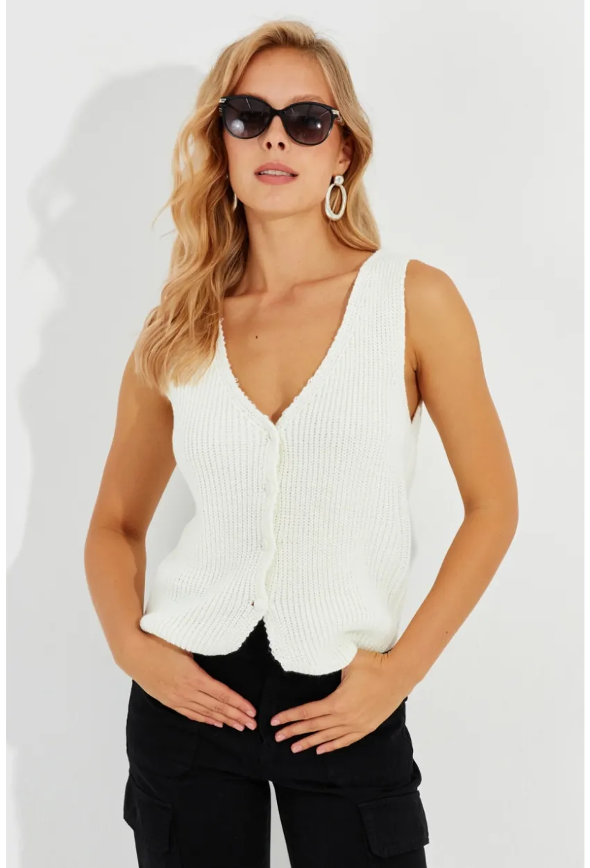 Kadın Beyaz Triko Düğmeli Yelek YV205-90