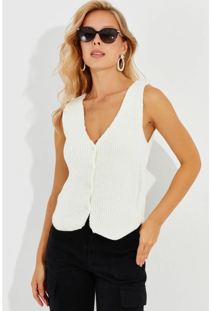 Kadın Beyaz Triko Düğmeli Yelek YV205-90